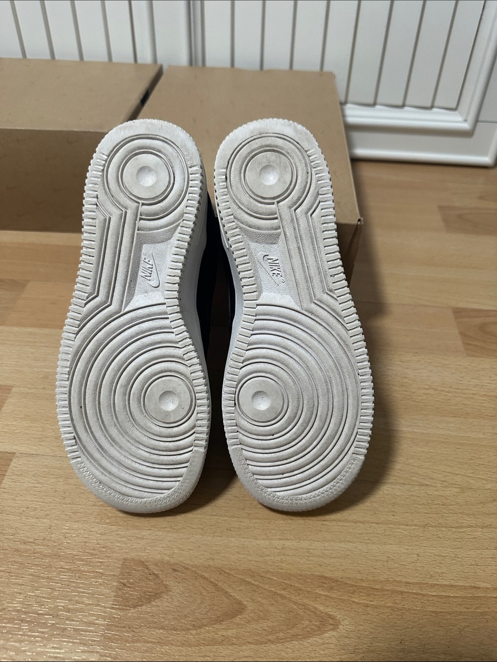 Kids Nike Black and White Air Force One - Picture 2 of 3